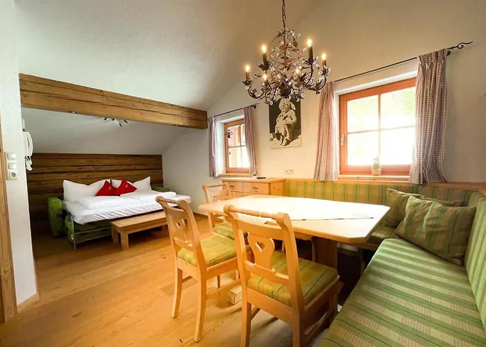 Hoeg Alm سيرفاوس